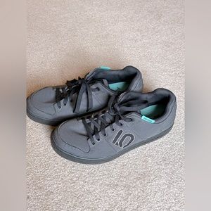 Adidas Five Ten Freerider mountain biking shoes